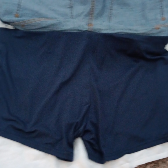 Blue Jean skirt with attached  shorts. - Picture 4 of 5